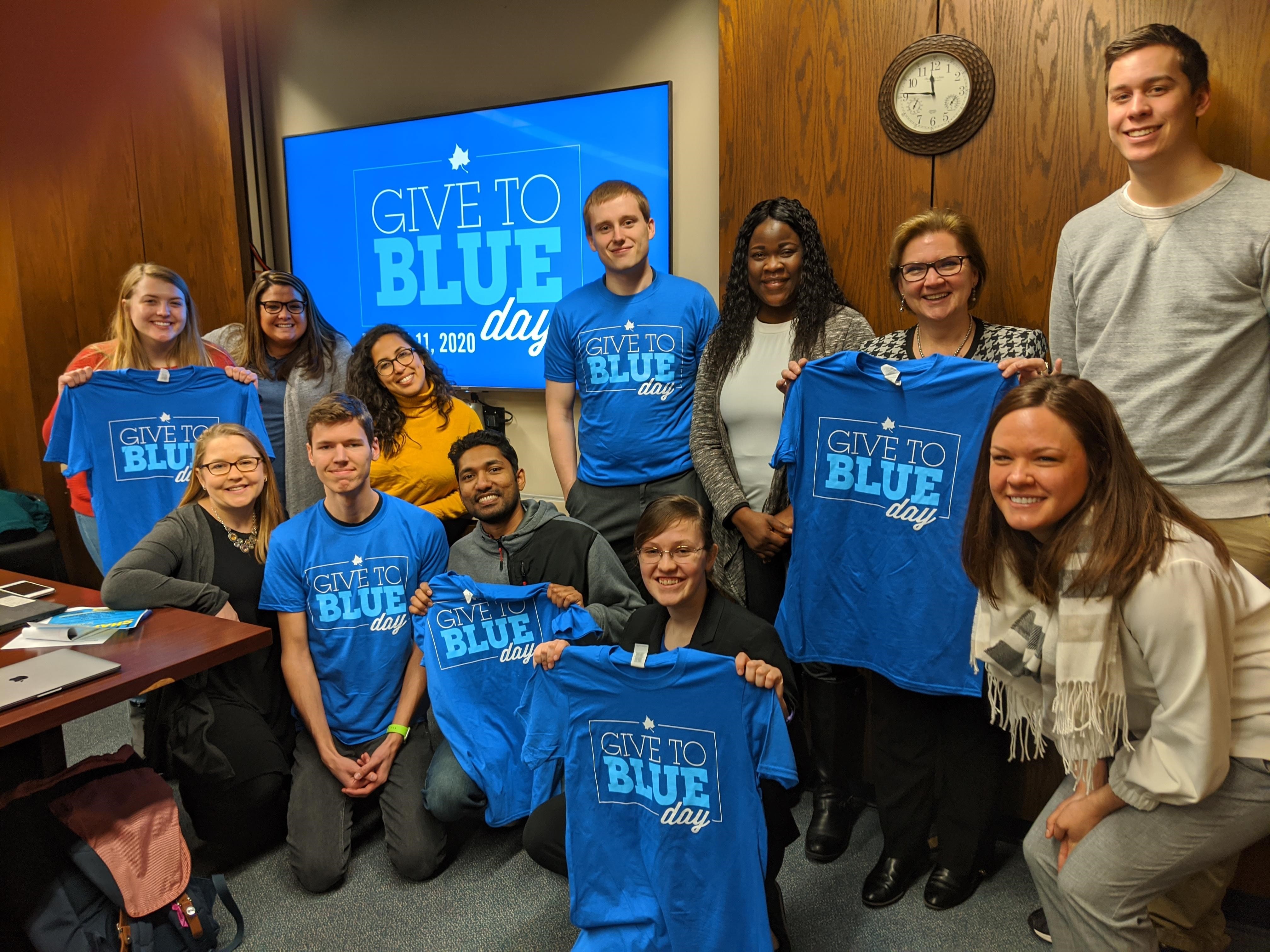 Dean's Student Advisory Council Give to Blue